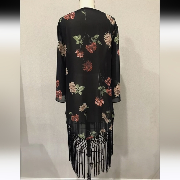 Soprano Floral Kimono - Picture 3 of 4